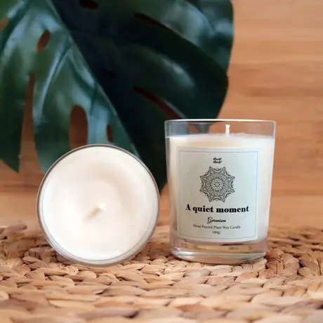 soy candle with geranium essential oil