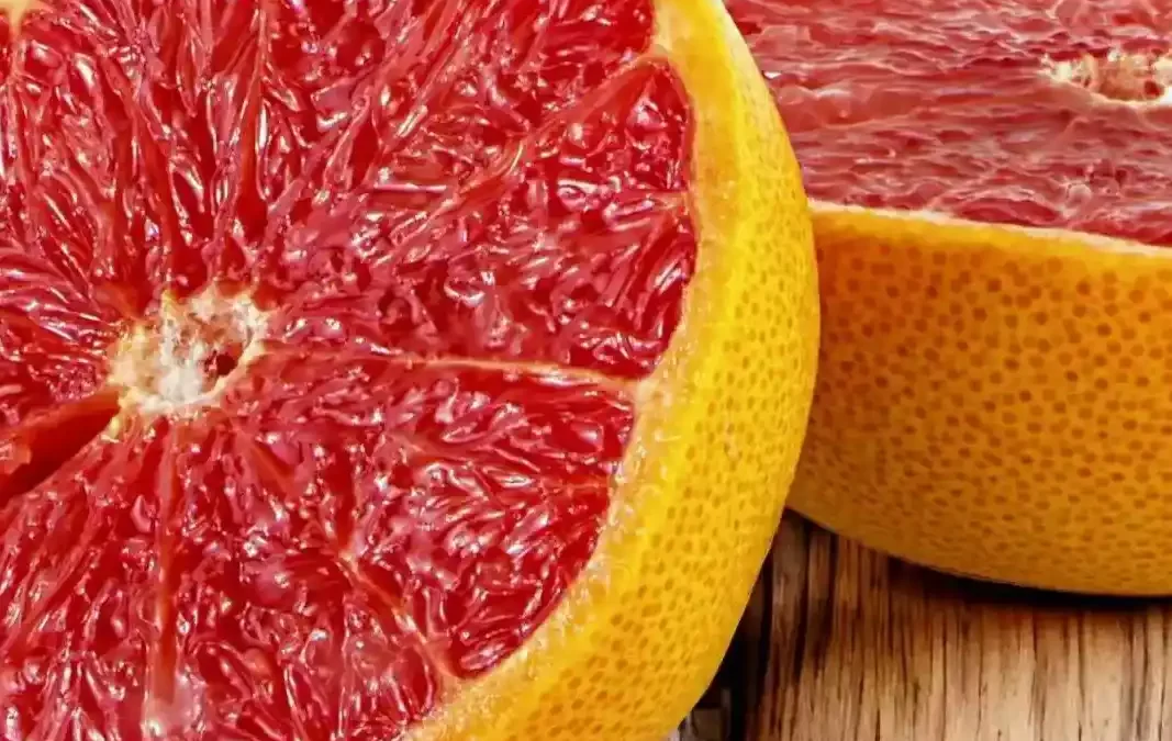 Открийте невероятните ползи на етеричното масло от грейпфрут за вашата кожа и коса